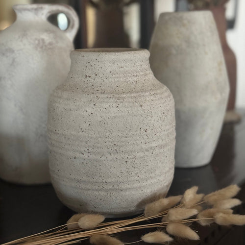 Med. White Pottery Urn 